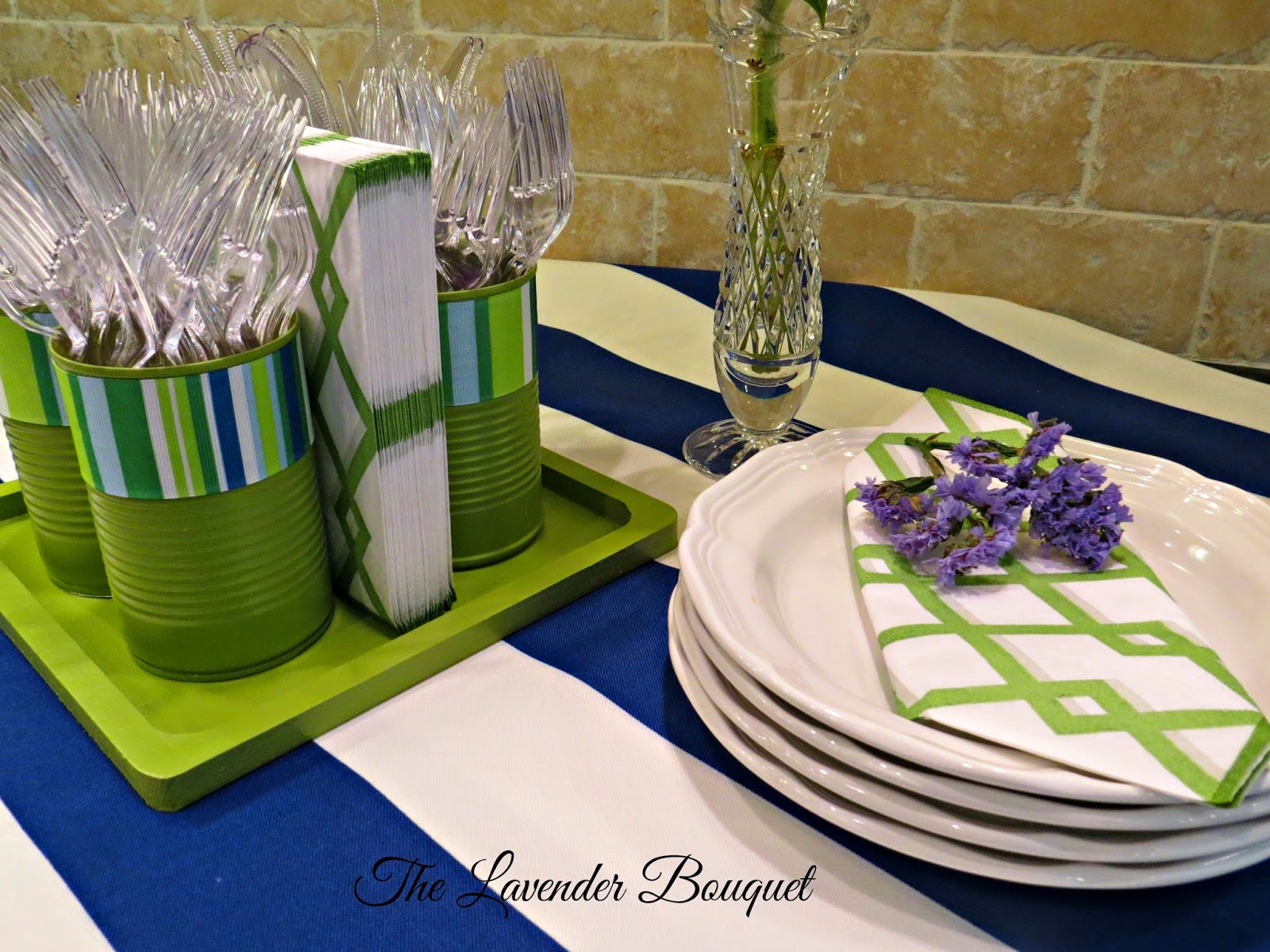 The Lavender Bouquet TO DIY MONDAY EASY & BEAUTIFUL NAPKIN