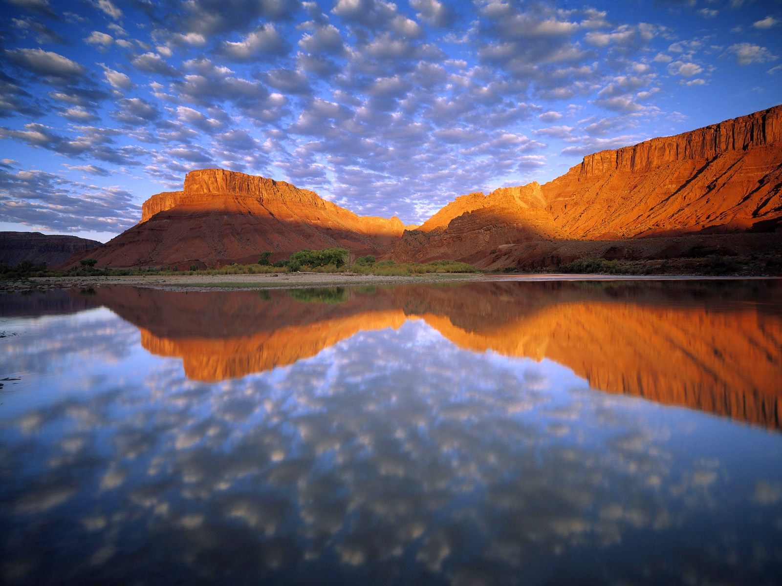 http://2.bp.blogspot.com/---mMov-_3F4/ThjY_8l4fiI/AAAAAAAACJM/j8qQKu2ybTY/s1600/Colorado%2BRiver.png