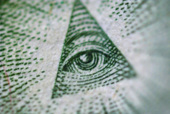 10 símbolos que reinan el mundo 1 eye of prov macro lg 550x368 1 eye of prov macro lg 550x368 10 símbolos que reinan el mundo
