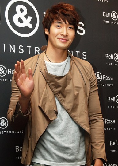 Jung Gyu Woon | Artists From Asia