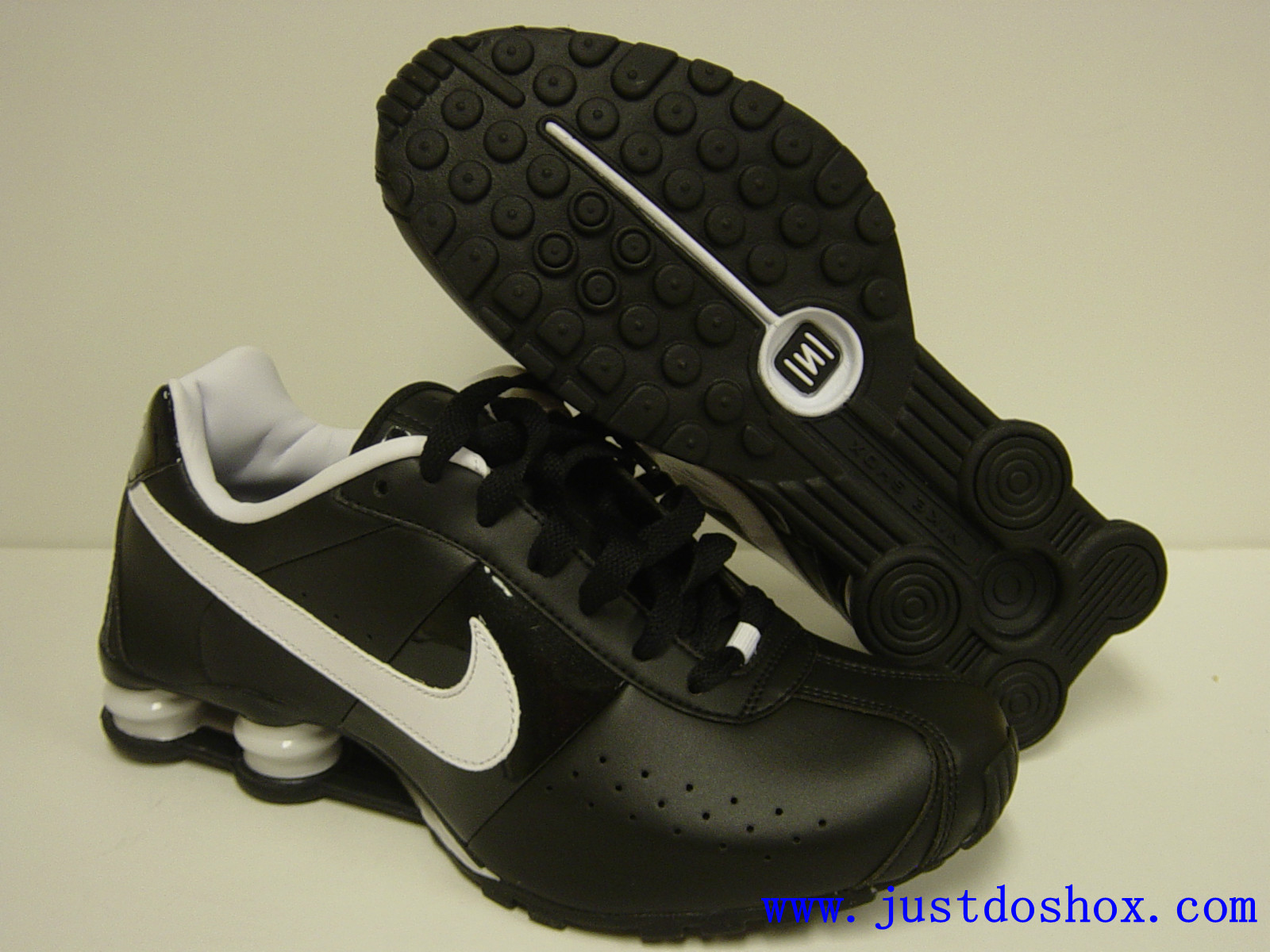 nike classic shox