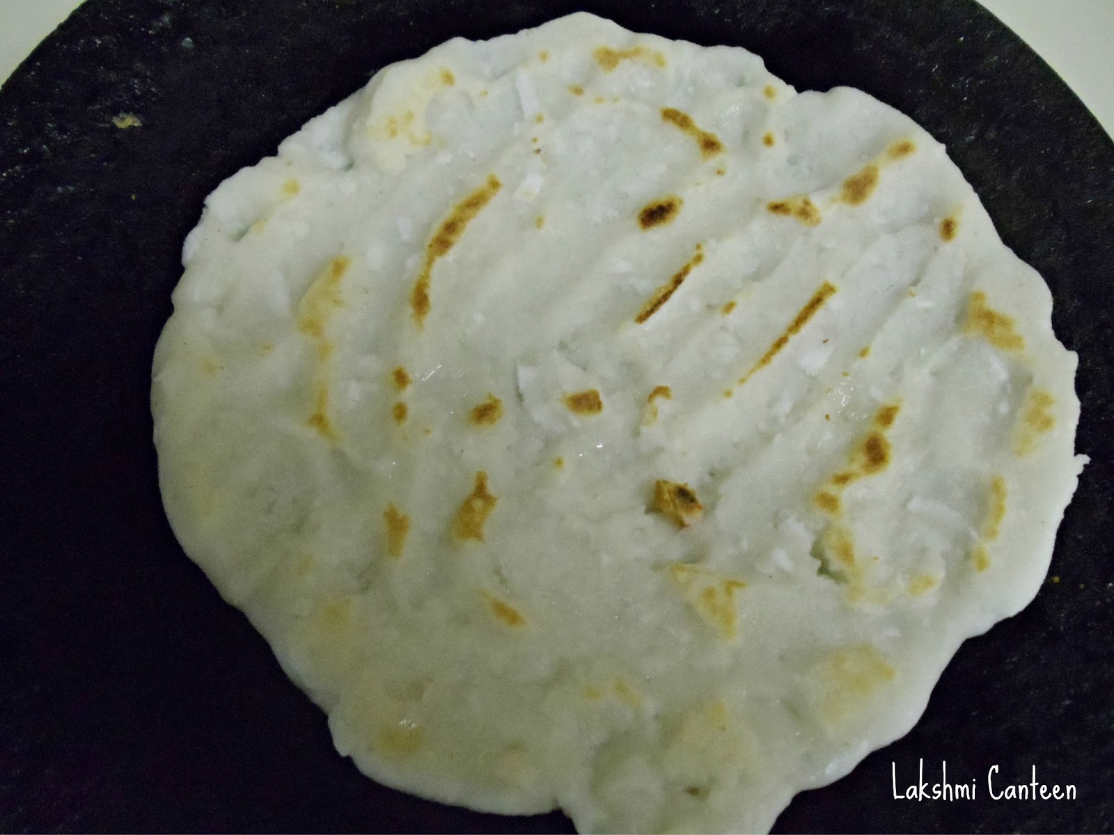 Lakshmi Canteen Tandla Pitta Bhakri (Rice Flour Flat Bread)