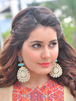 Rashi Khanna new glamorous photos-cover-photo