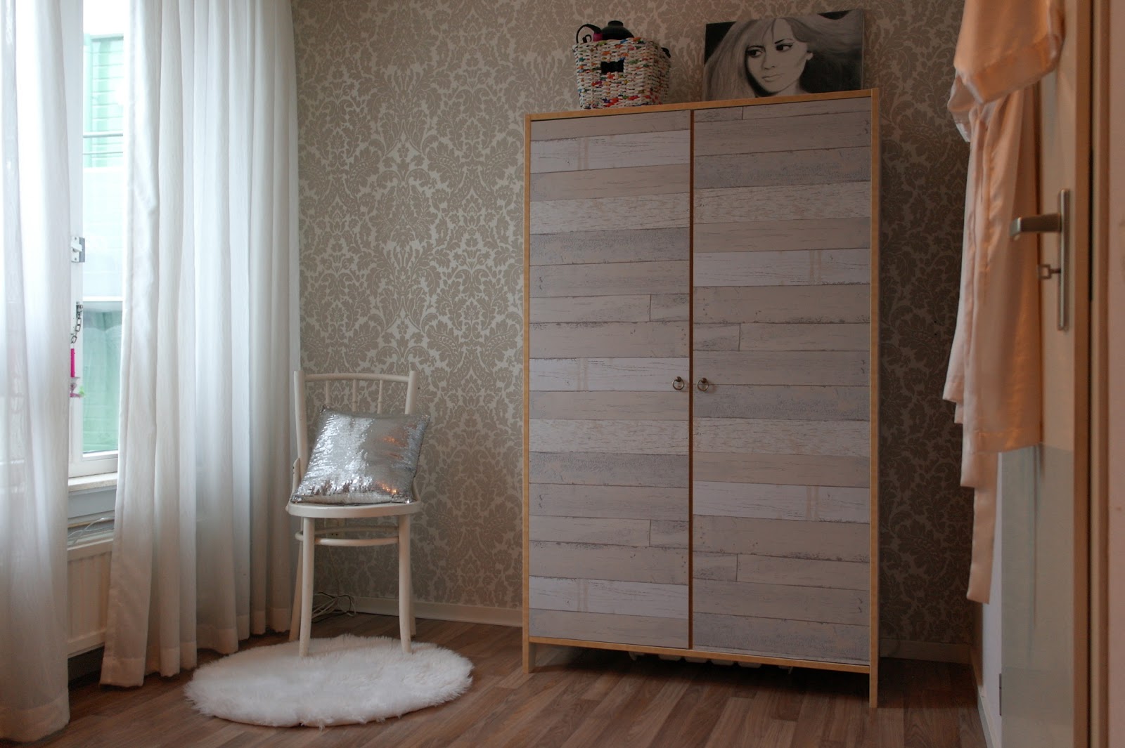 Laura tipt.: zelfmaakidee: sloophouten garderobekast