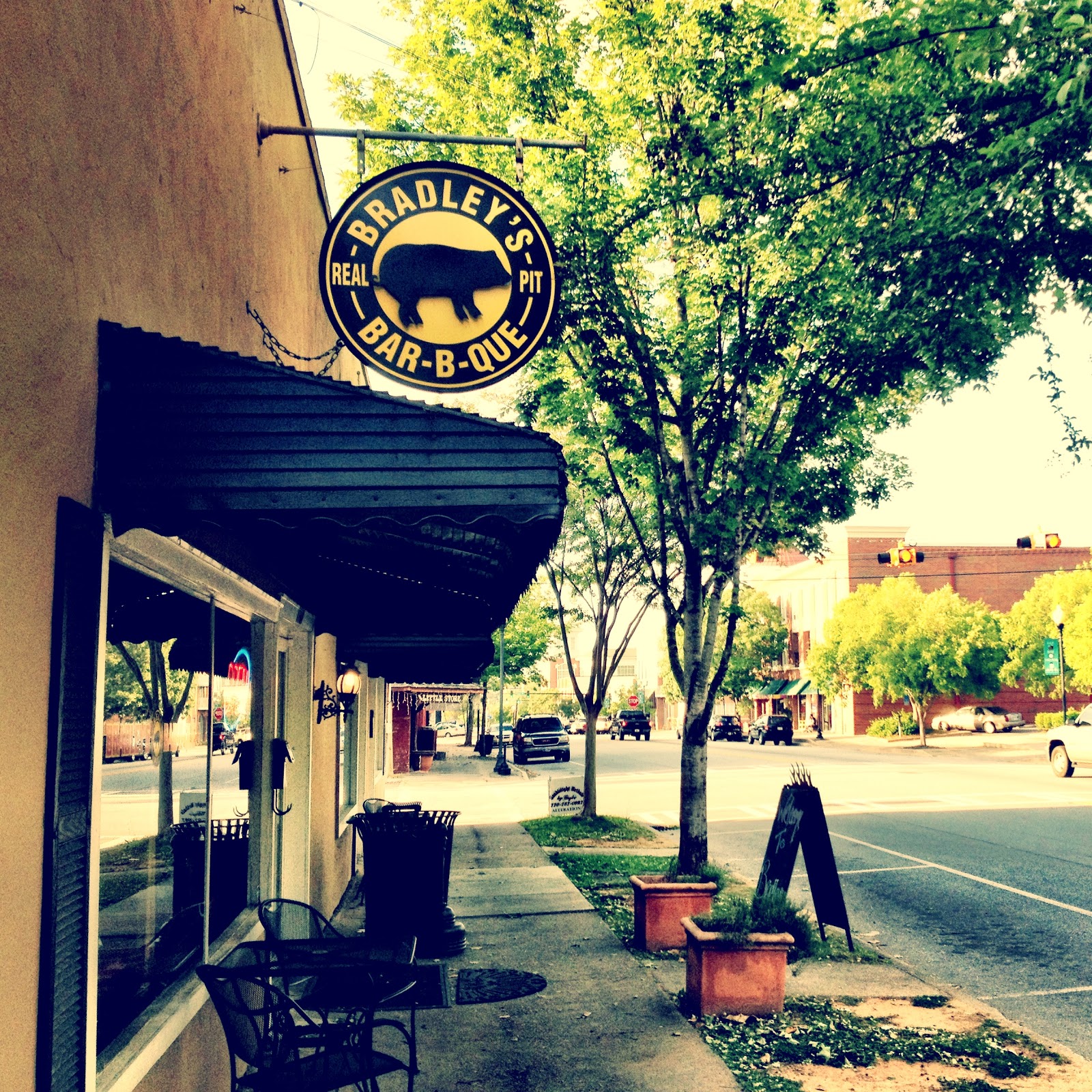 The Barbecue Hunt Bradley's Real Pit BarBQue (Covington, GA)