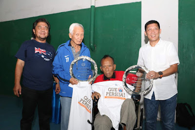 sosok pelatih sepakbola sinyo aliandoe di usia tua sosok pelatih sepakbola sinyo aliandoe di usia tua