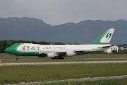 JADE CARGO B747400F pris à l'Aéroport de GenèveCointrin le 852011. (img )