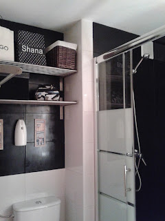 LACASACONCHANCLAS: COLOR EN UN CUARTO DE BAÑO PEQUEÑO