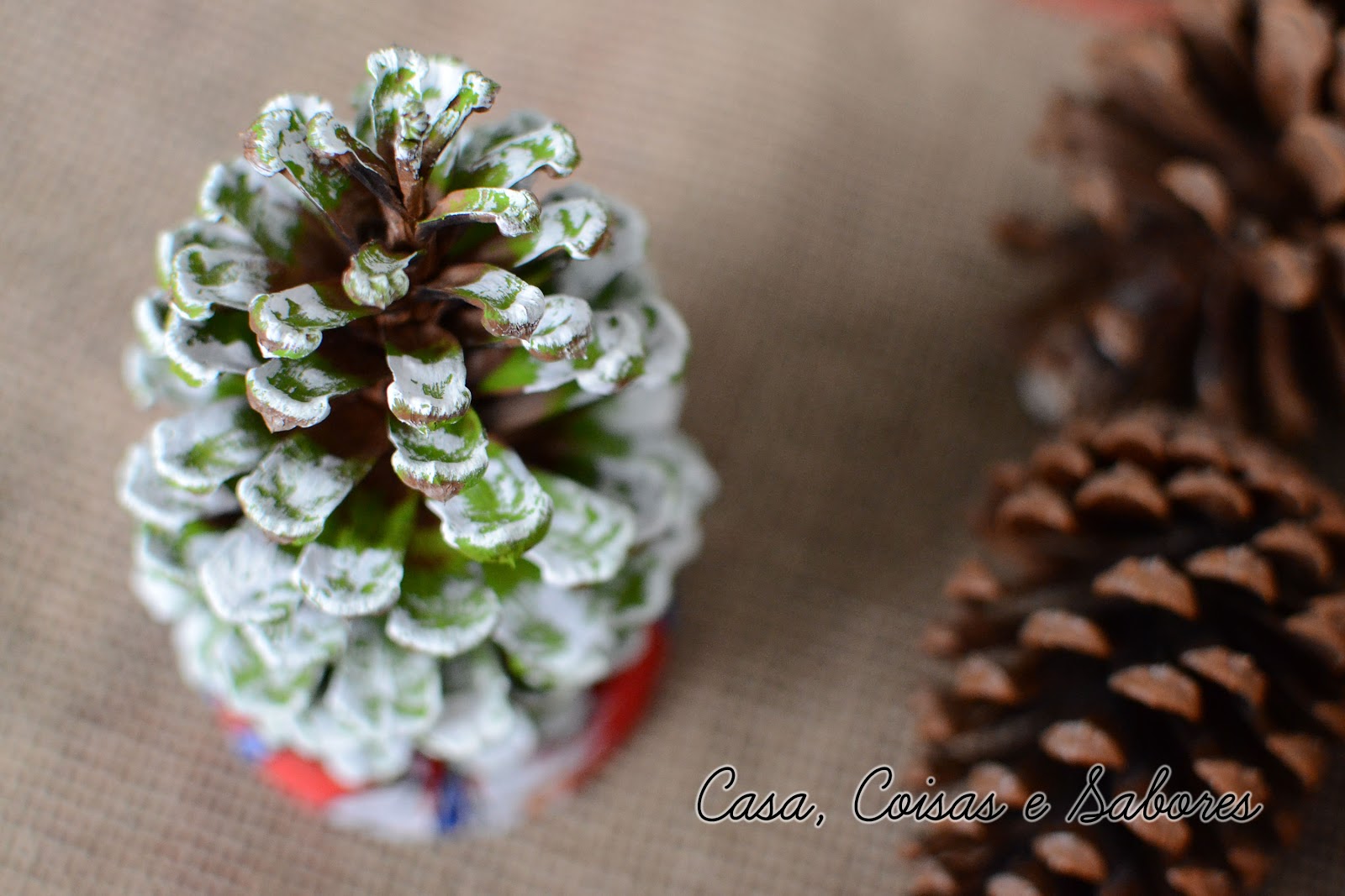 Casa, Coisas e Sabores: Decoração de Natal: árvore mini com pinha