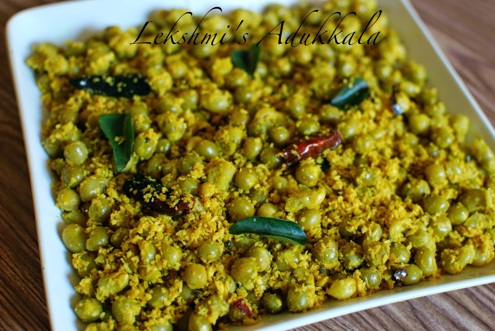 Lekshmi's Adukkala Green Peas Thoran / Green Peas Stir fry