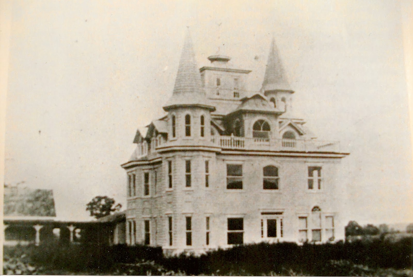 Growing up in Willow Creek The Hackney Castle of Kilmarnock, Virginia