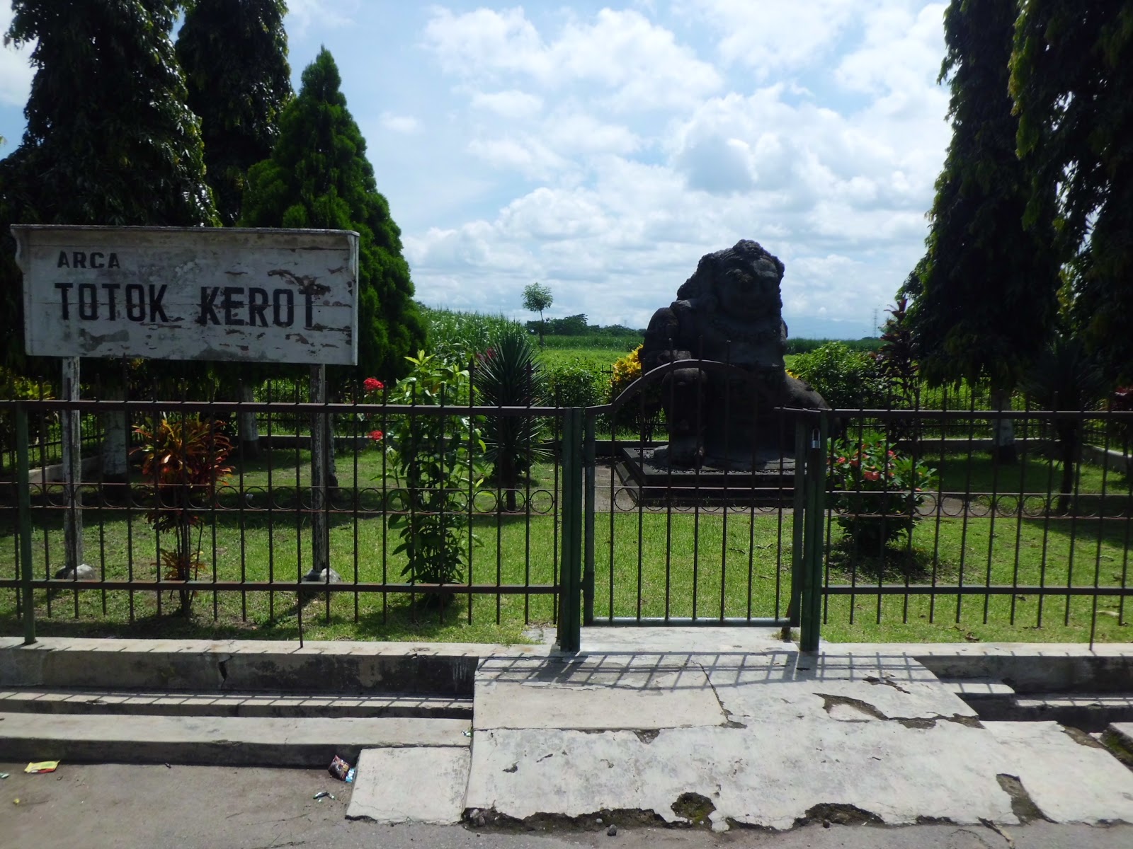 ulfa smile: TOTOK KEROT