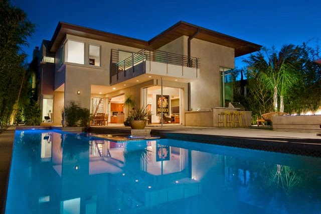 Desain Rumah Minimalis 2 Lantai Bagian Belakang