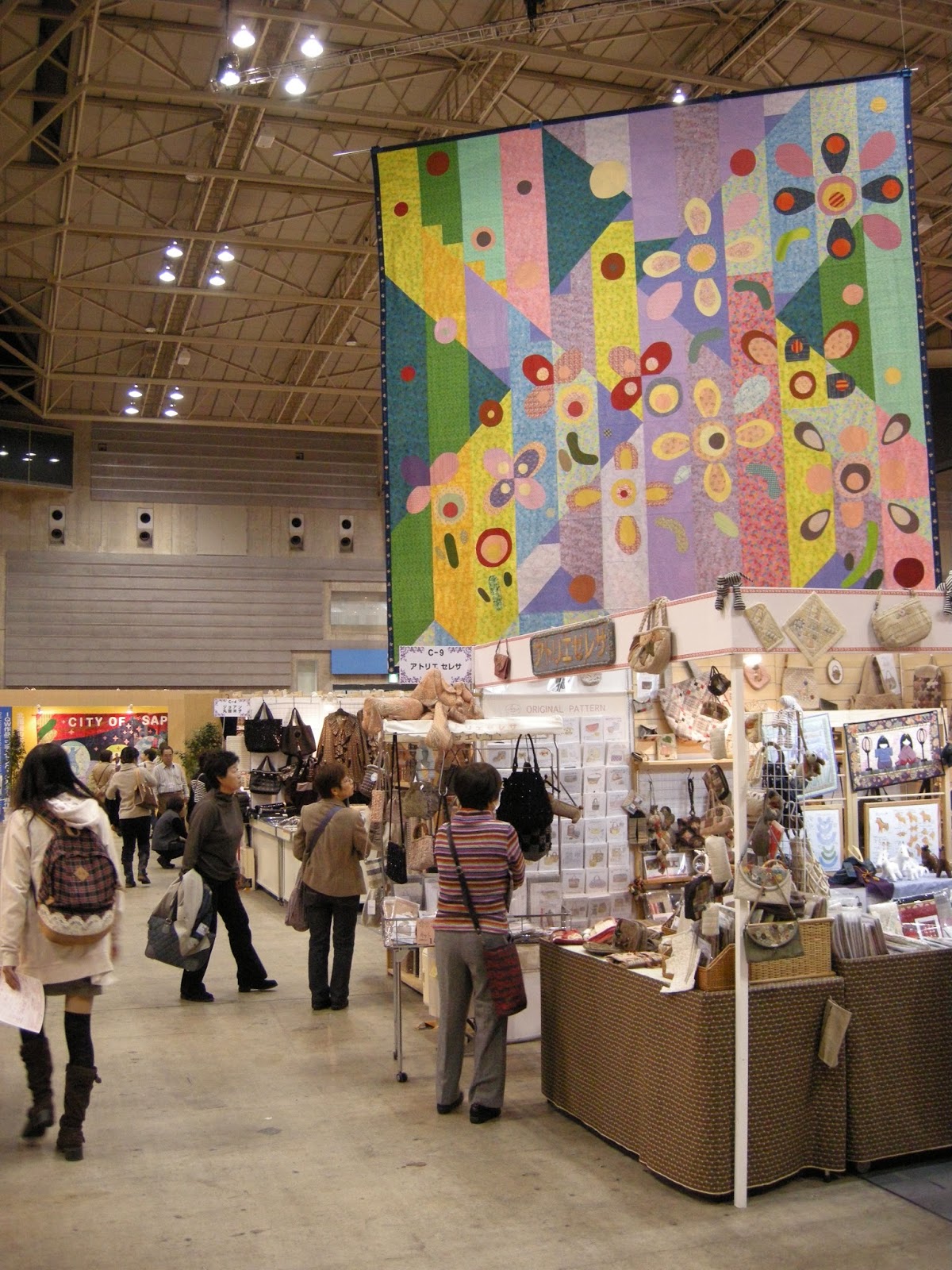 Queenie's Needlework International Quilt Week Yokohama 2013 More quilts