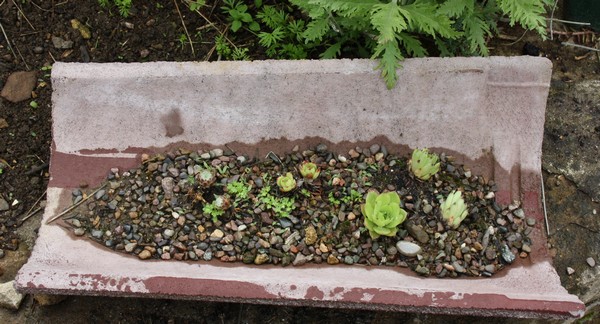 déco jardin avec des tuiles