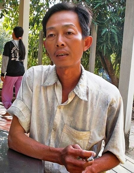 Đánh bài thiếu tiền, chung nợ bằng... vé số trúng độc đắc