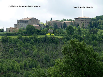 El Santuari del Miracle des del mirador de la zona cremada al 1998 El Santuari del Miracle des del mirador de la zona cremada al 1998