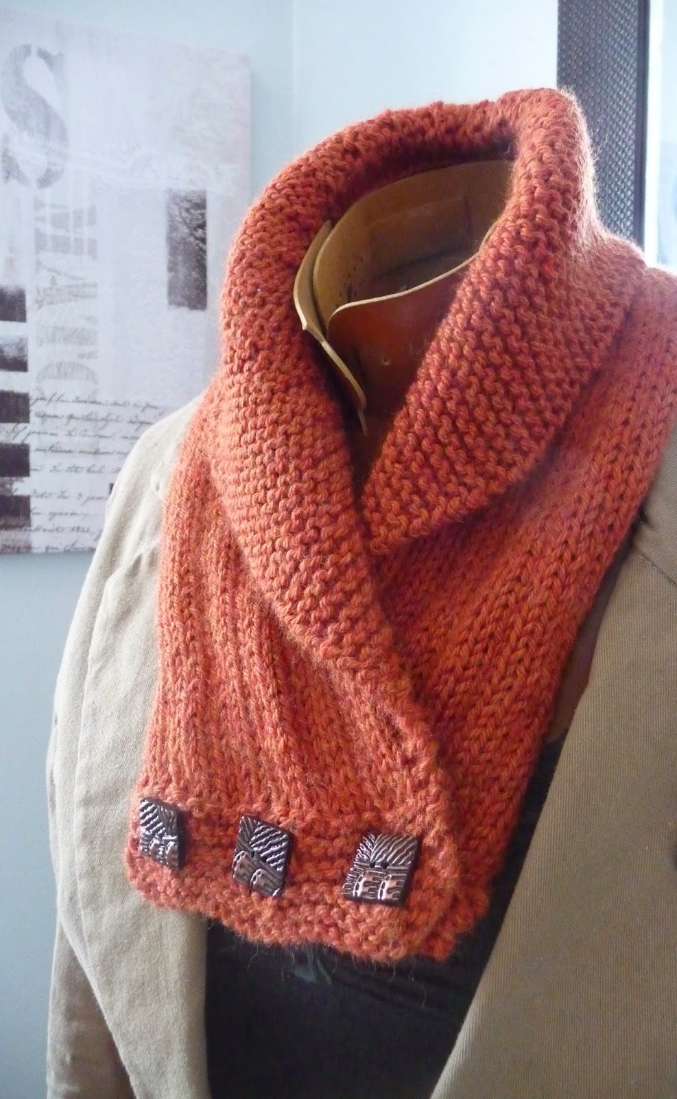 Grace and Favour A KNITTED COWL