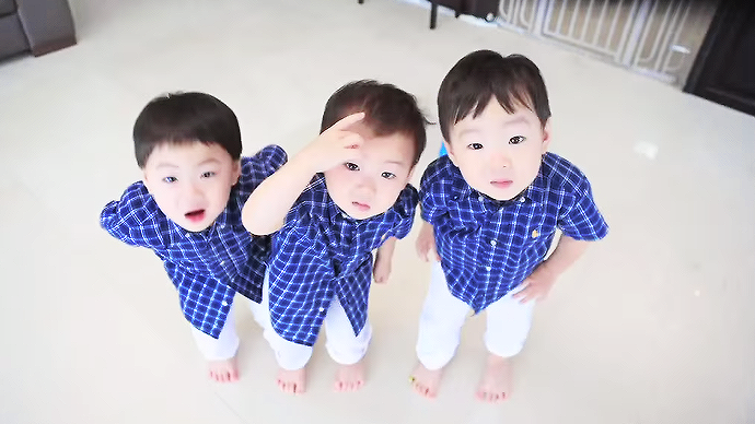 Bilqis's Recital: Daehan, Minguk, Manse
