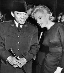 Inilah Alasan Mengapa Bung Karno Digila-gilai Wanita