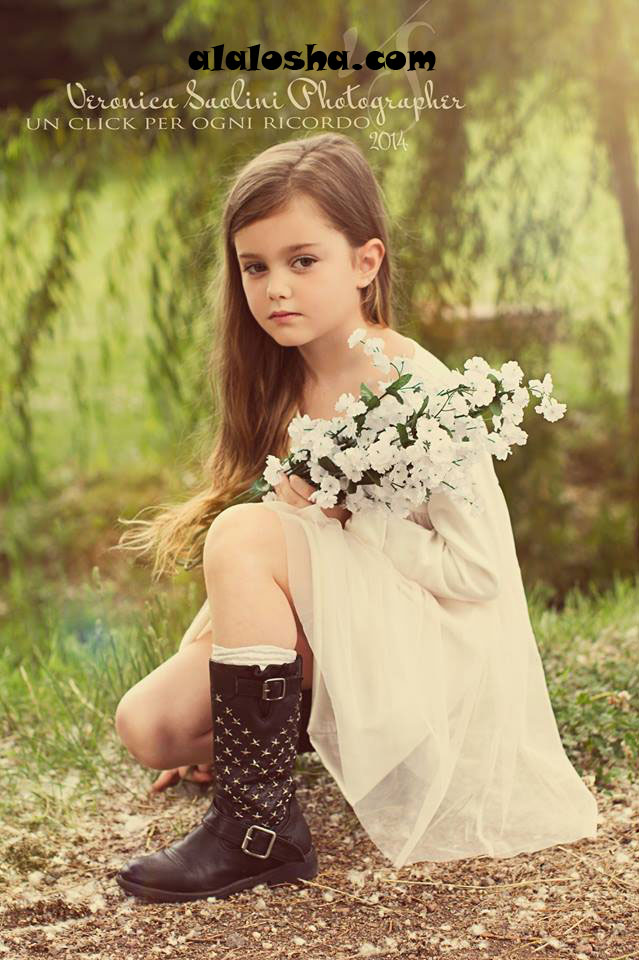 CHILD MODEL of the DAY Laura (ITALY)