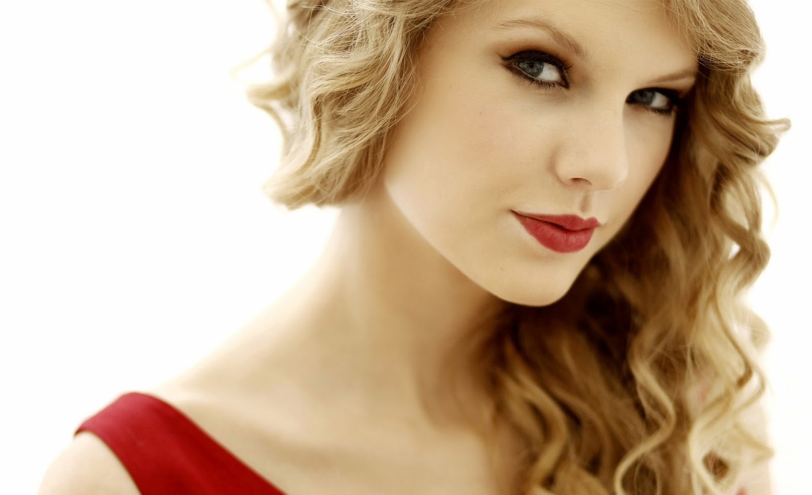 COOGLED: TAYLOR SWIFT ...