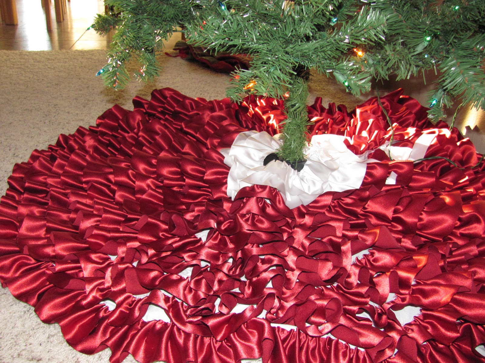 Keepin It Simple 101 No Sew Tree Skirt