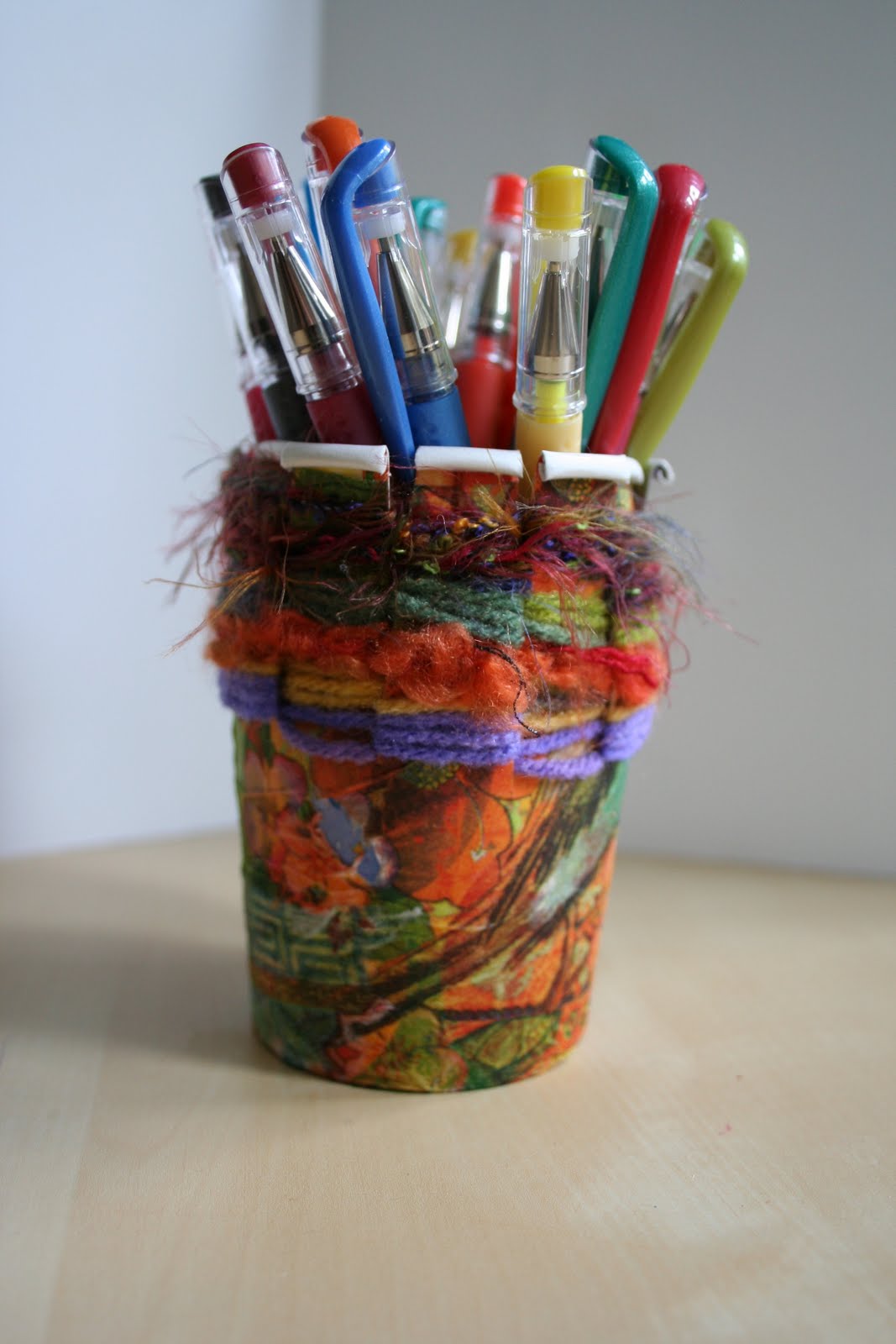 Pink and Green Mama * ReCycle Craft Paper Cup Weaving!