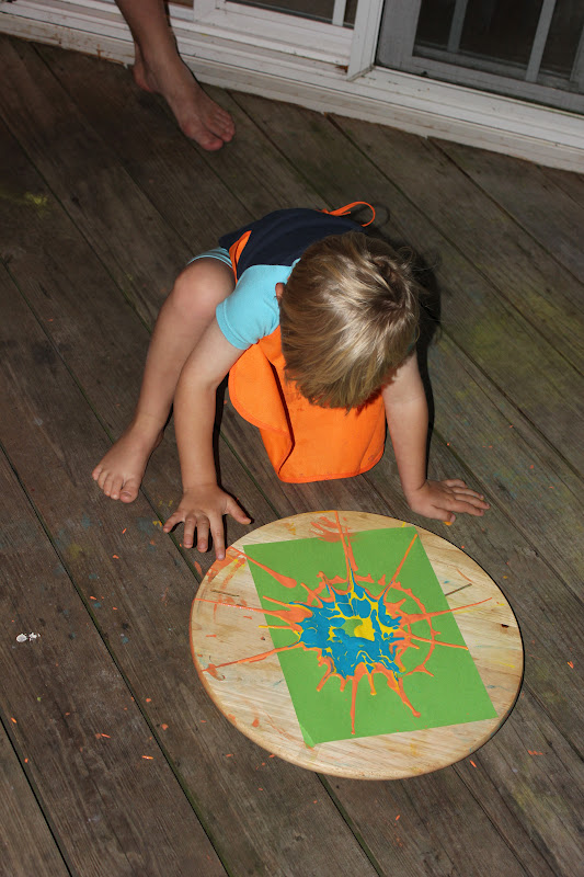 Momma's Fun World Spin paint art using a lazy susan