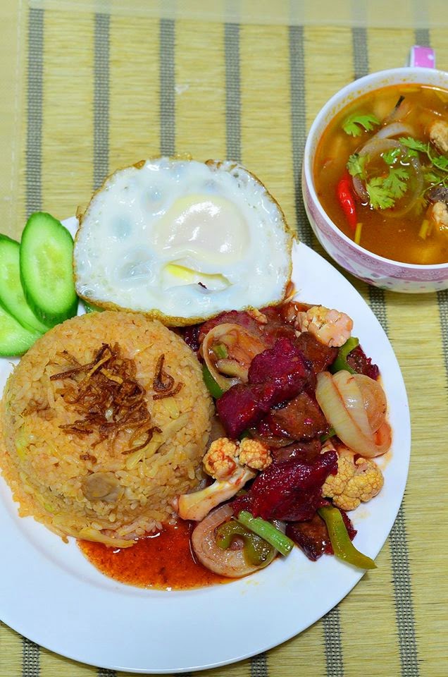 Nasi goreng daging merah