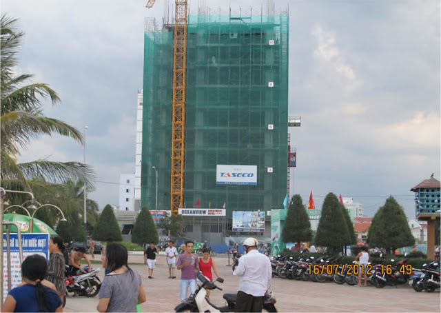 Hinh anh oceanview da nang dang thi cong