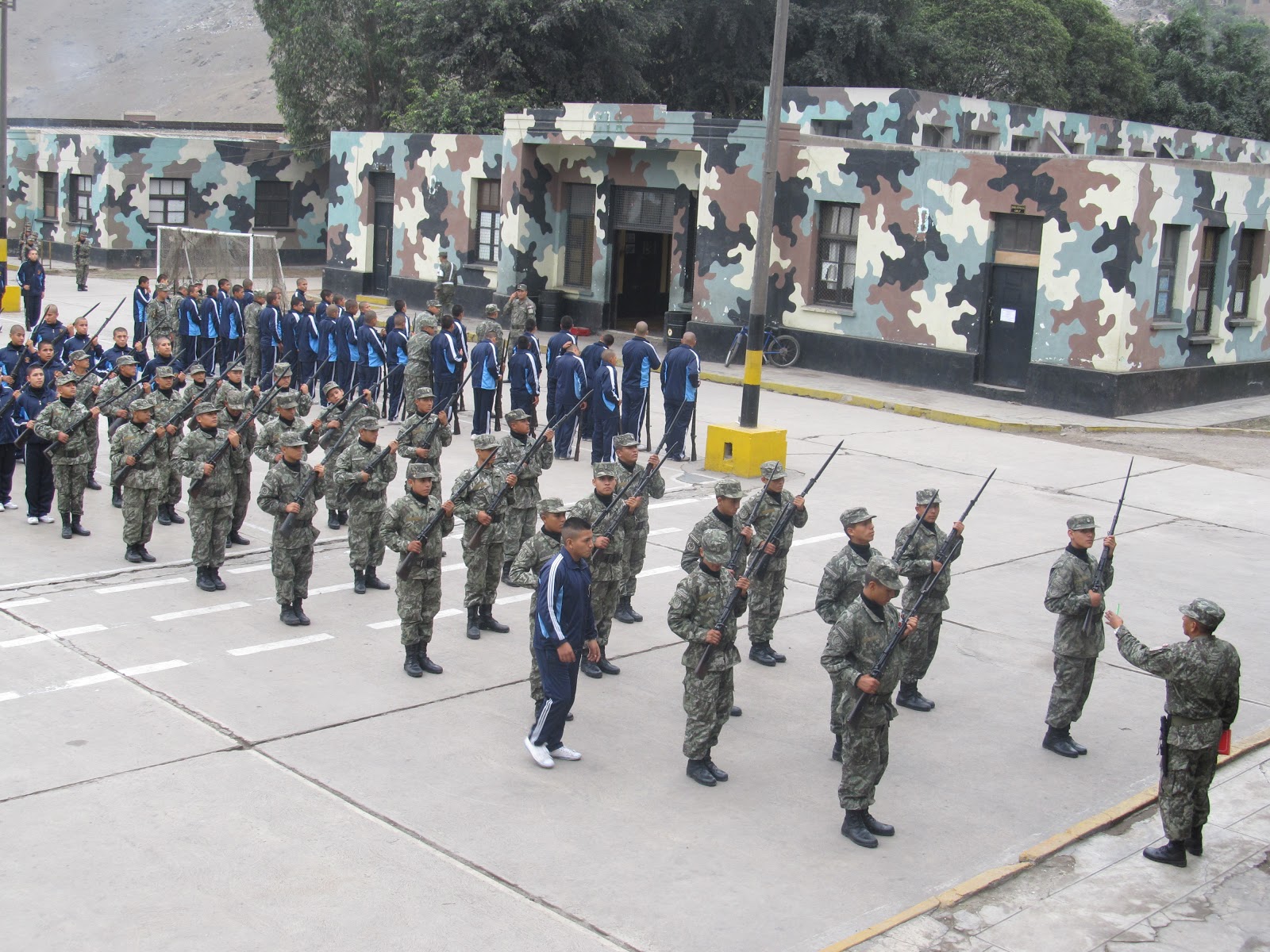 El leoncio prado en el cuartel Hoyos Rubios CMLP