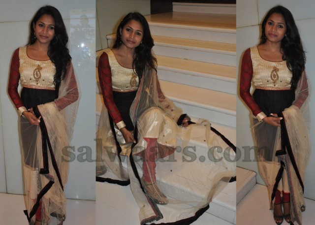 Tamil Girl Full Sleeves Salwar