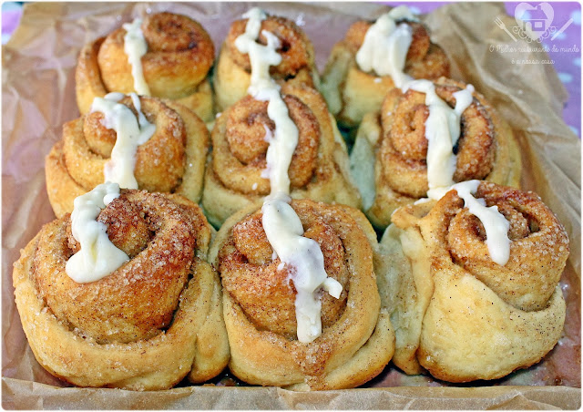 Receita de cinnamon rolls com cobertura de cream cheese