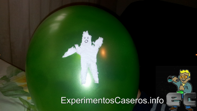 Experimentos Caseros electricidad estatica globo papel