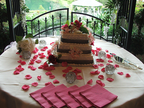  times the option for Square Wedding Cakes comes as quite a unique one