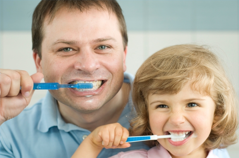 teaching young children brush teeth