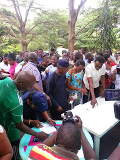 #NigeriaDecides. See Pics: Prof.osibanjo & Wife Accredited In VGC