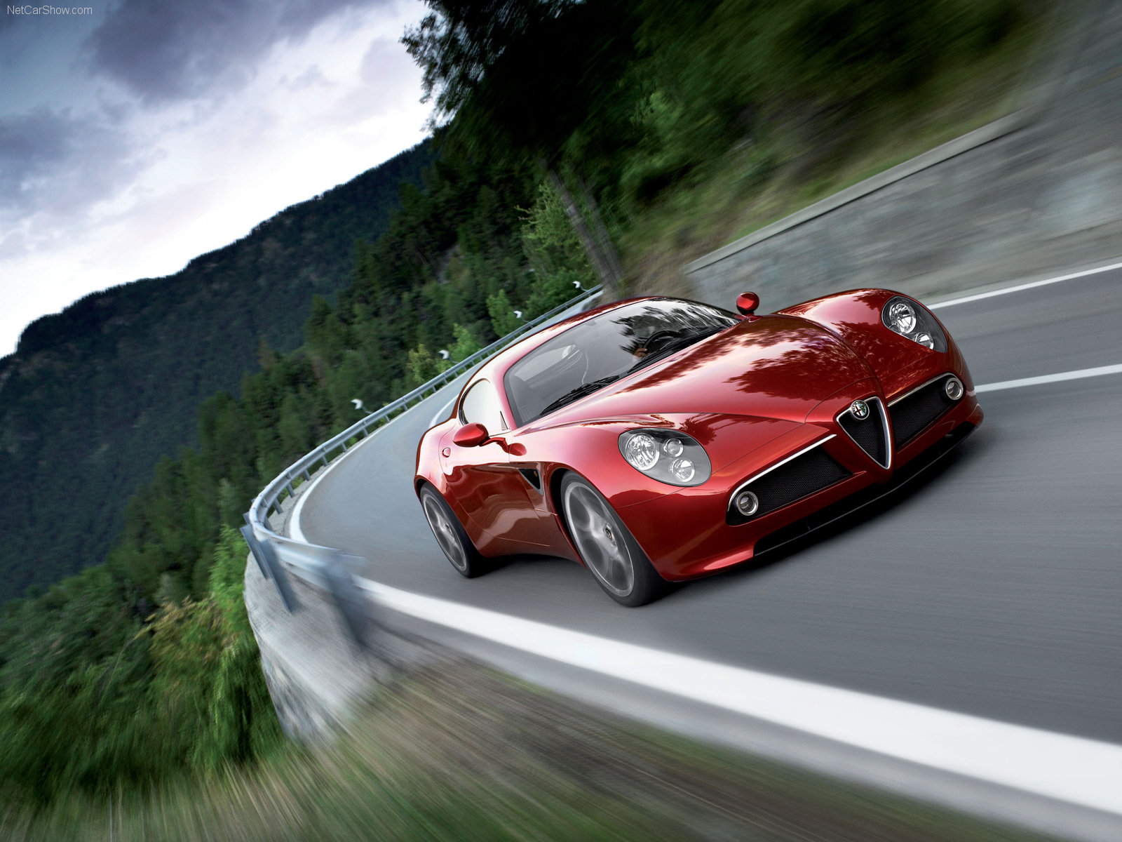 http://2.bp.blogspot.com/--Q1Z6sI9c8k/Taim5OhrGeI/AAAAAAAABrU/yXQV4QD3Yf8/s1600/22%2Balfa_romeo-8c_competizione.jpg