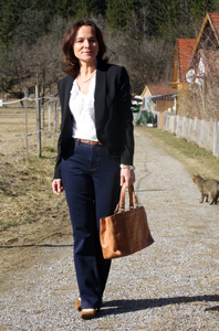 https://ladyofstyle.com/2014/03/dressed-up-bootcut-jeans-by-isabi.html