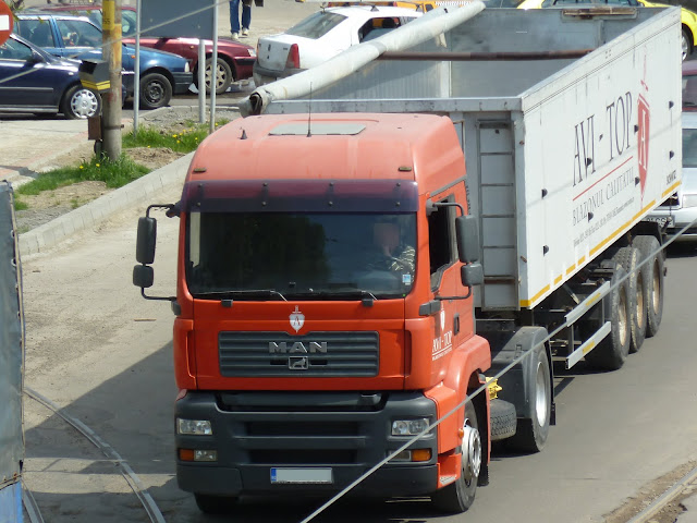 MAN TGA 18.390, 4x2 Orange Truck