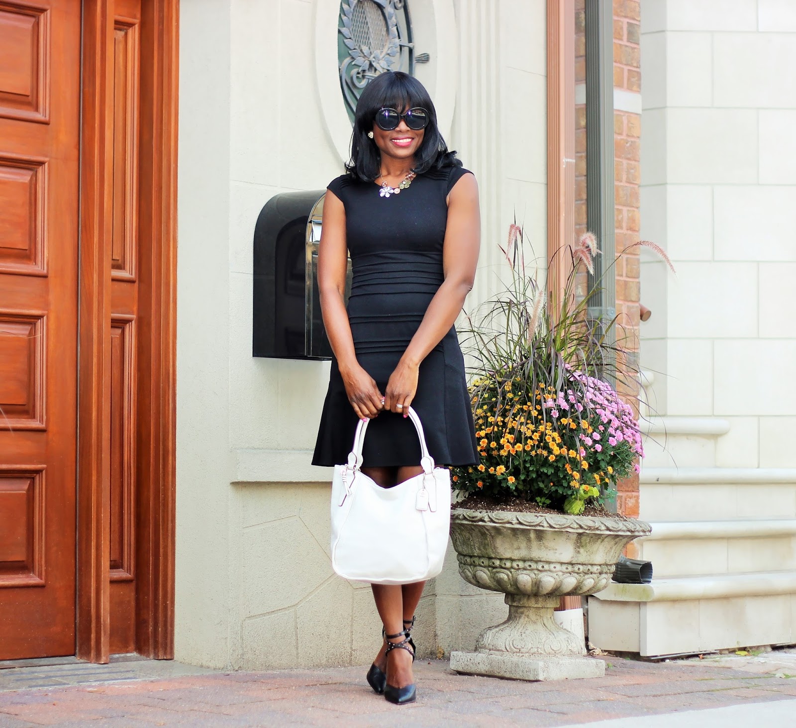 CLASSICALLY CHIC BLACK DRESS, WHITE BAG AND A RED LIPSTICK The