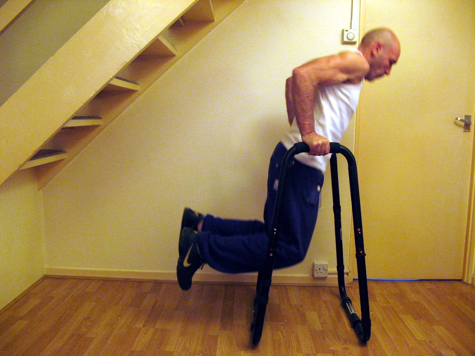 Start Bodyweight Training Dip progression