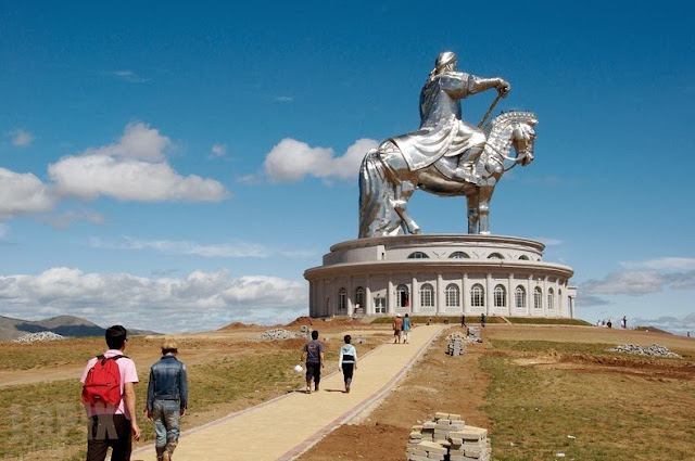 Enorme estatua Genghis Khan Mongolia