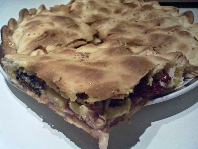 Tarta Con Hongos De Pino  Y Tomates Deshidratados
