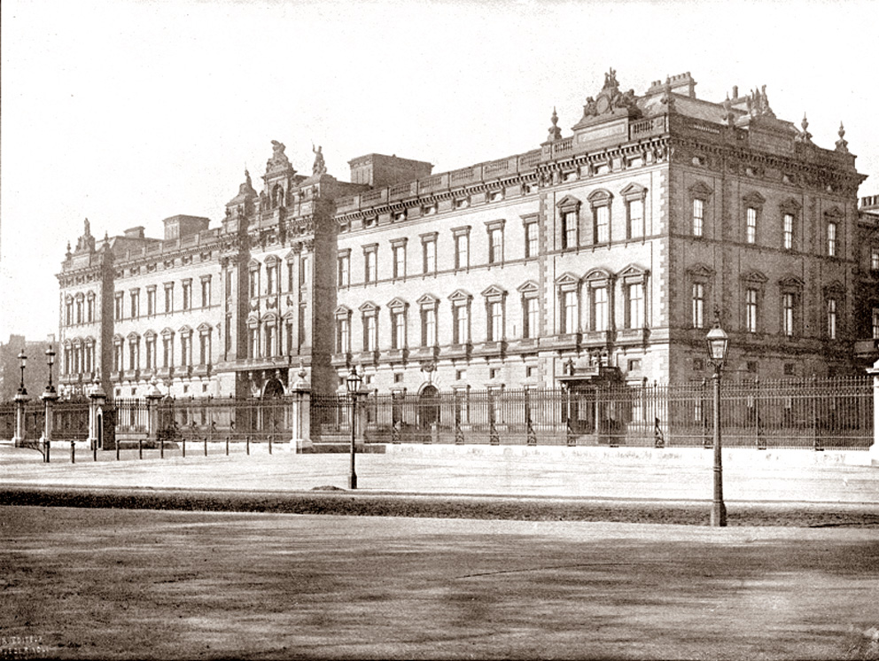 The Lothians: The Royal Residences of Queen Victoria - Buckingham Palace
