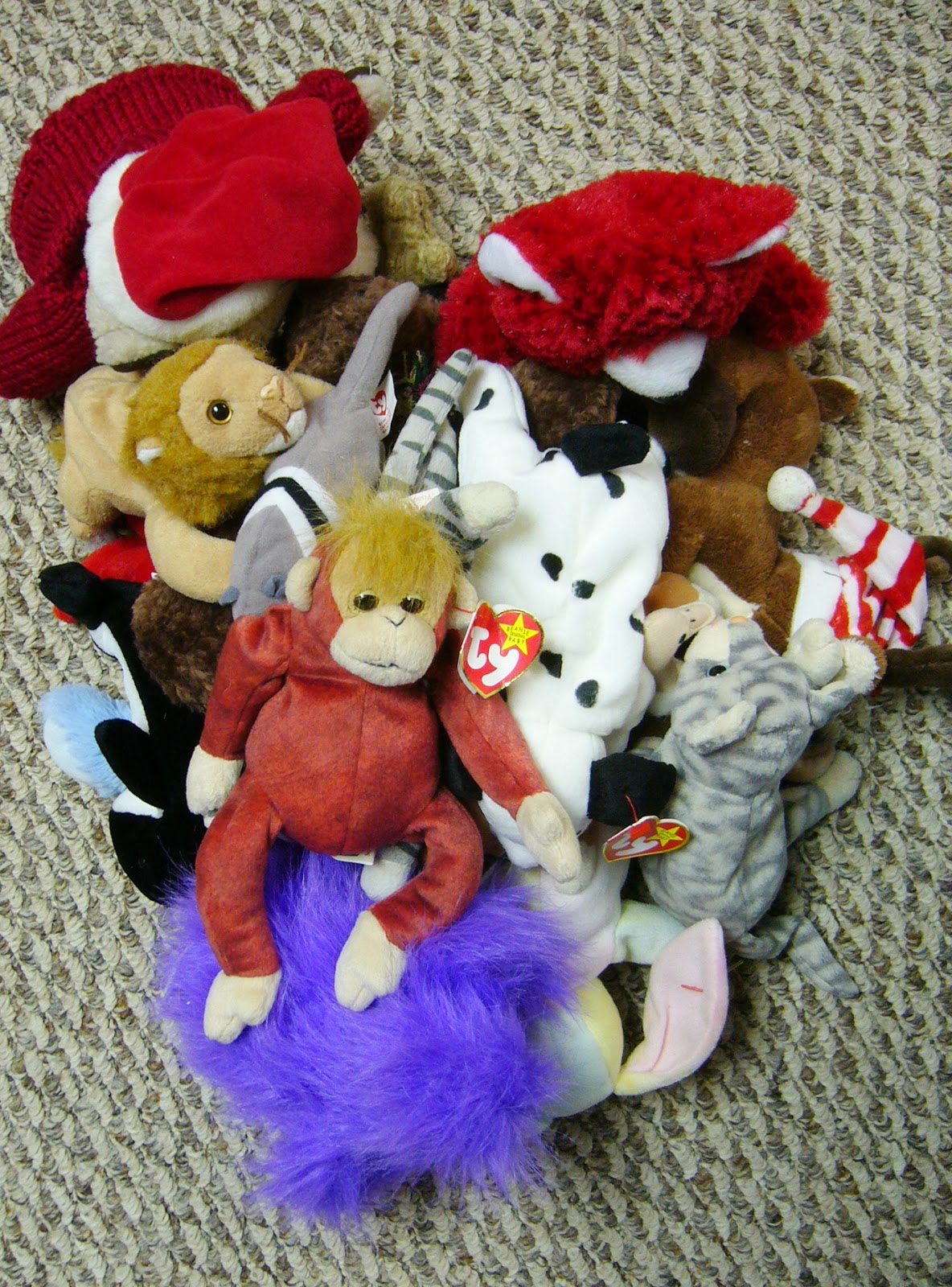 Simply Shoeboxes Donations Received from Near and Far Organizing a