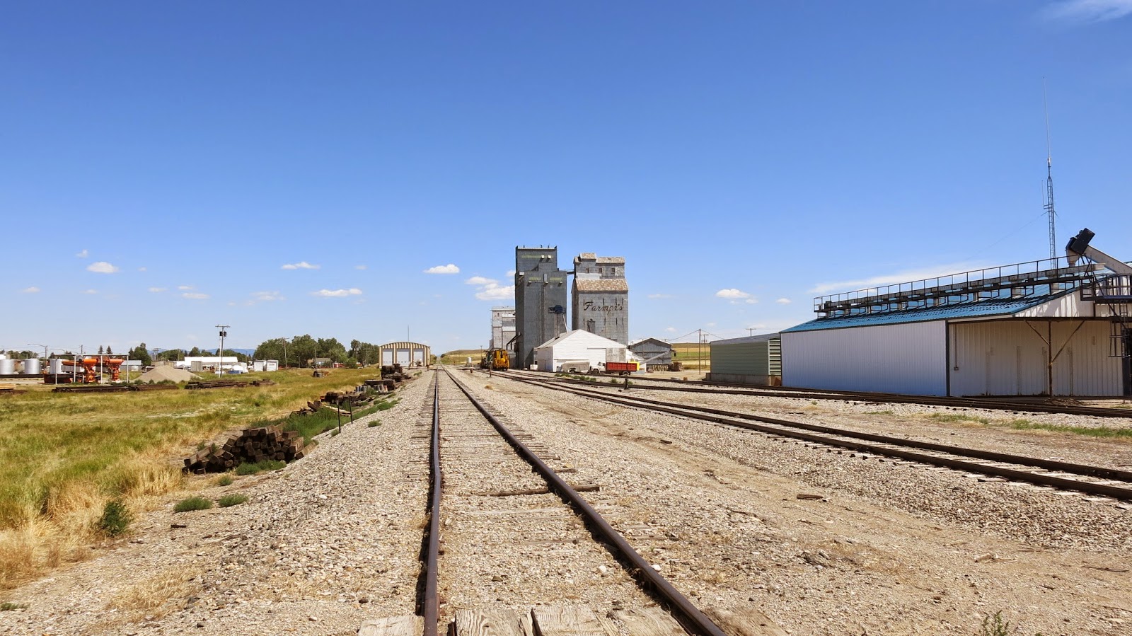Wooden Grain elevator Model Railroad Hobbyist magazine