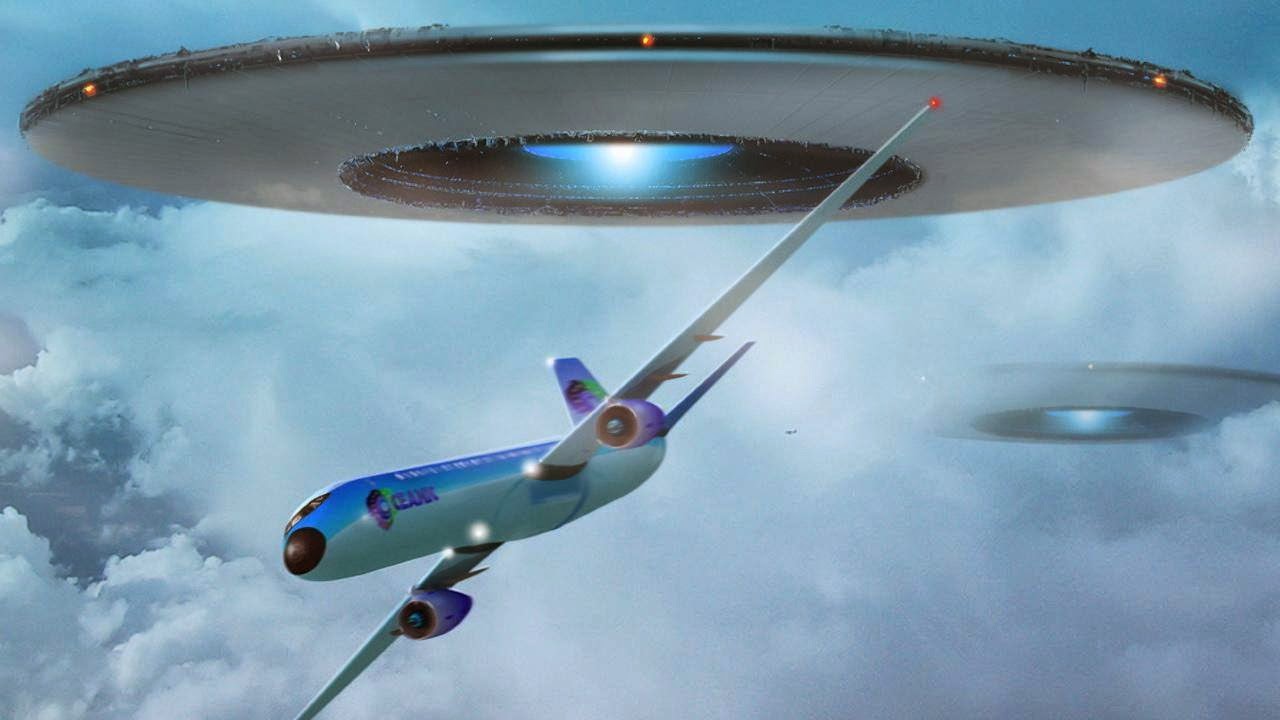 UFO save the plane