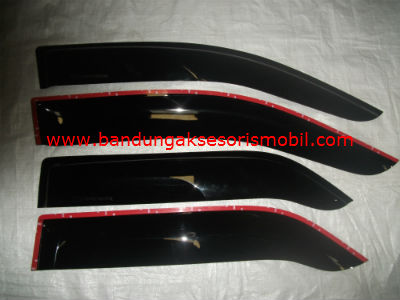 Talang Air Fortuner 05-12 Mugen Hitam 3M Depan Belakang Talang Air Fortuner 05-12 Mugen Hitam 3M Depan Belakang